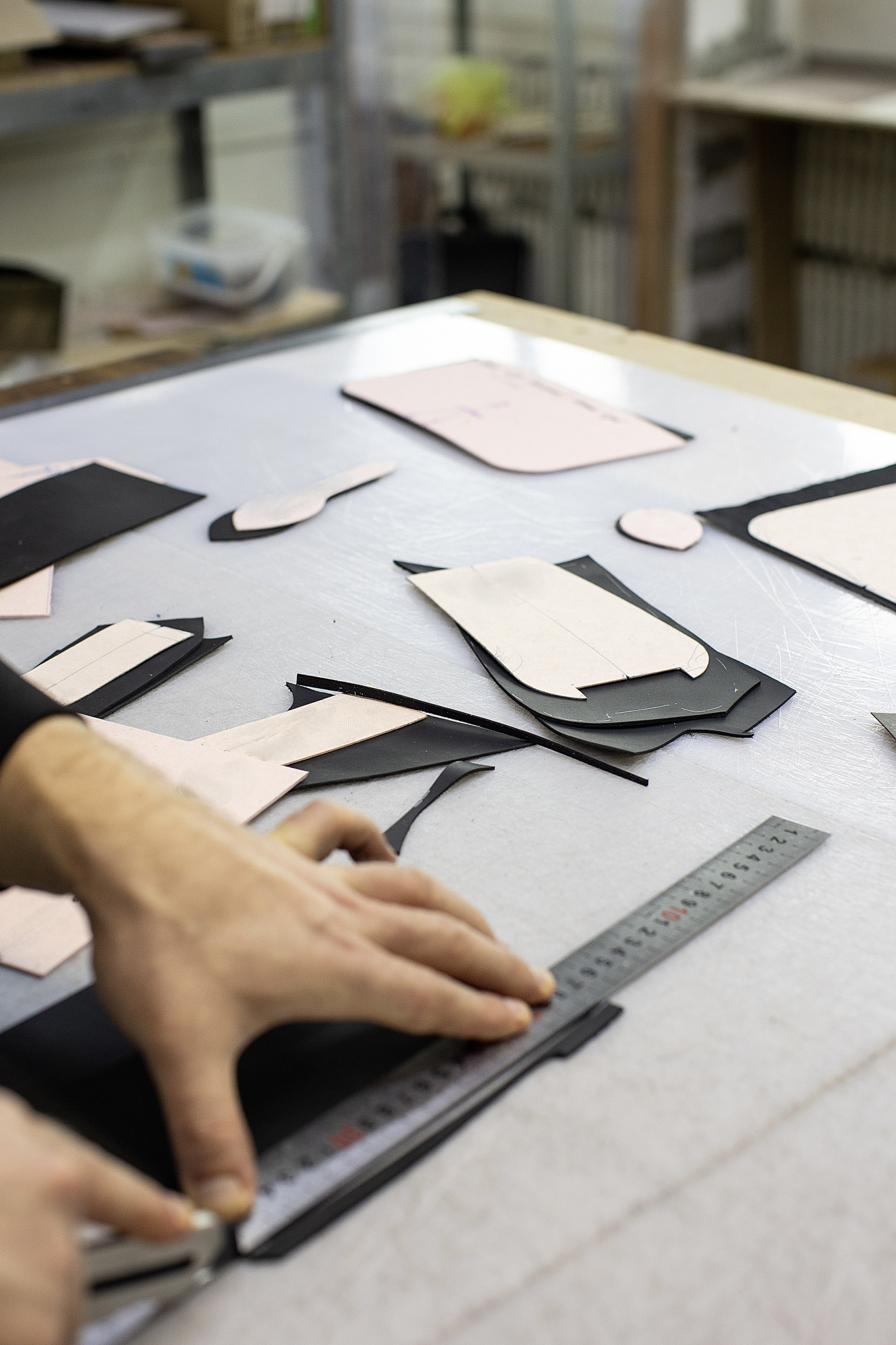 2. Szablony i precyzyjne cięcie.